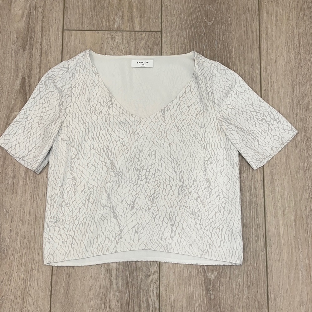 Aritzia/Babaton XXS off white blouse